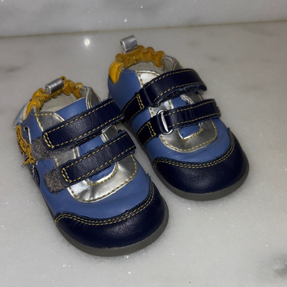 Robeez Baby Boy Shoes Size 4